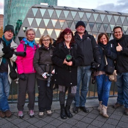 Wir on Tour - Fotoklub Midtfyns aus Ringe Dänemark zu Besuch 2016 - Gruppenbild in Frankfurt Westhafen