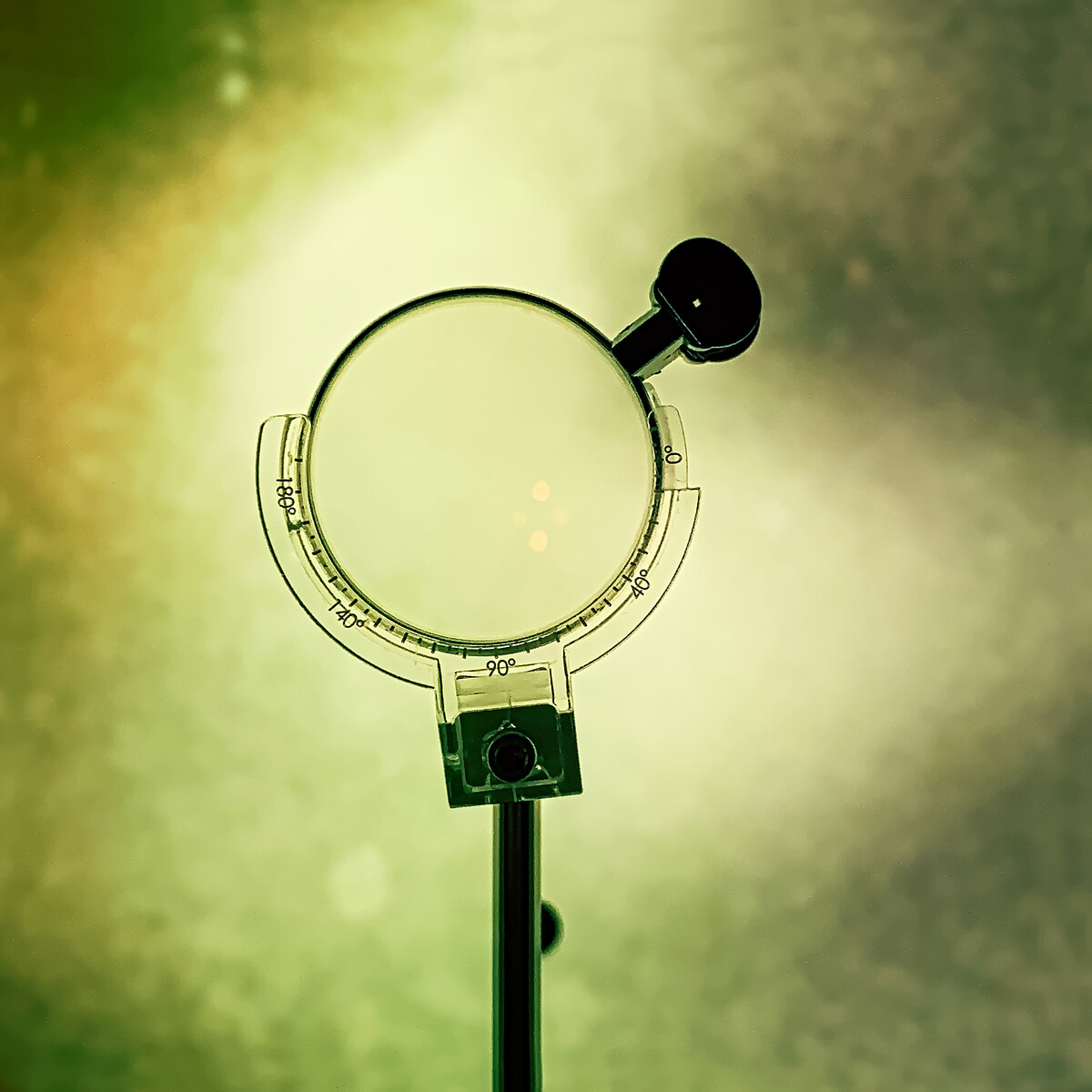 Lupe in grün - Einladung zu Vernissage im Deutschen Wetterdienst in Offenbach